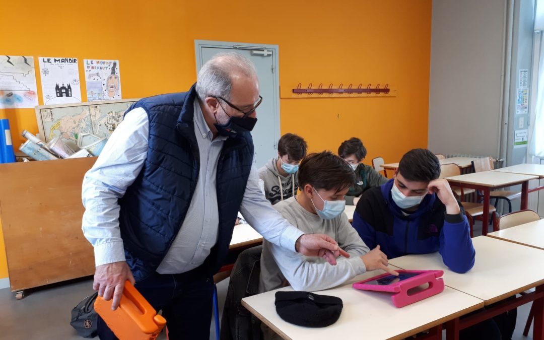 Intervention du Pôle formation UIMM de St Nazaire aux élèves de 3è volontaires.